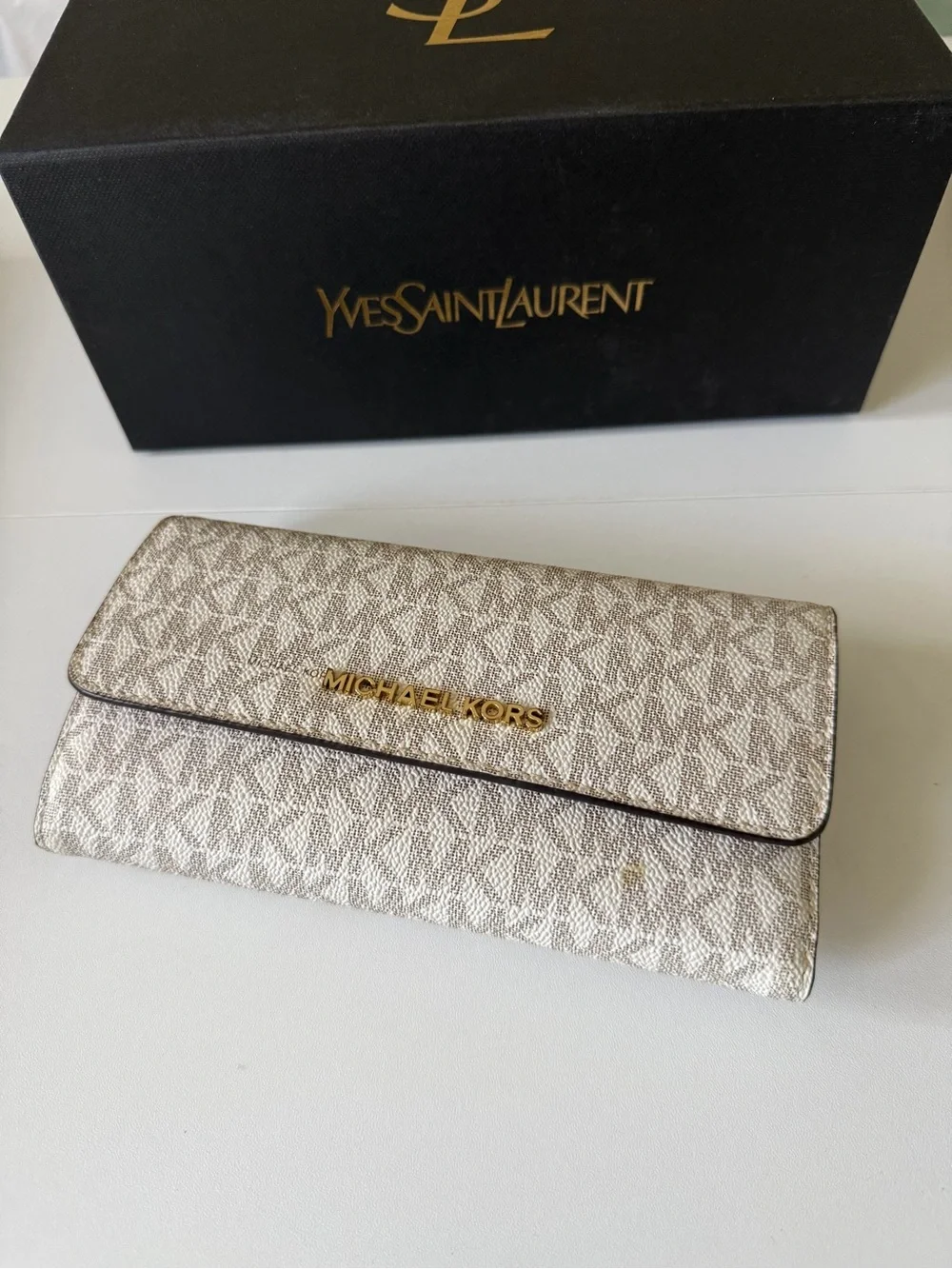 Michael Kors Metallic Logo Continental Wallet - Gold Glitter